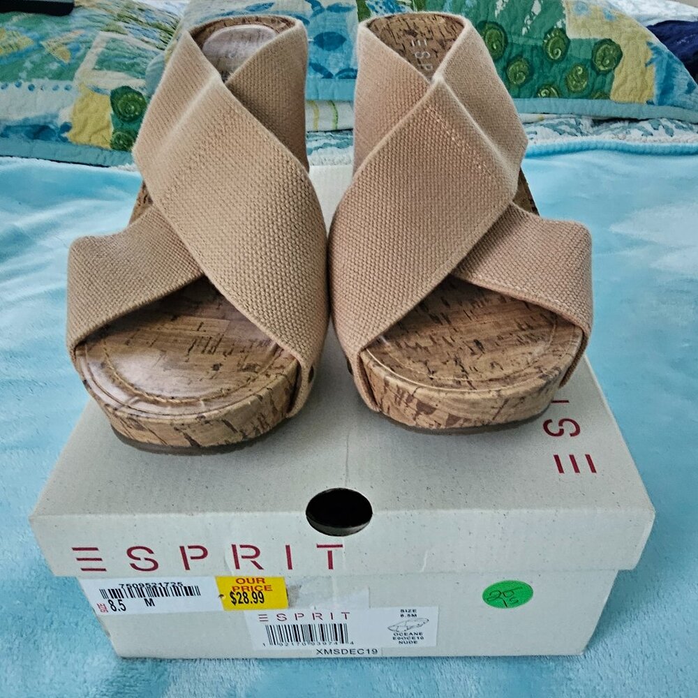 ESPRIT CASUAL CANVAS SLIP-ON WEDGEES SIZE 8.5 - NEW IN BOX